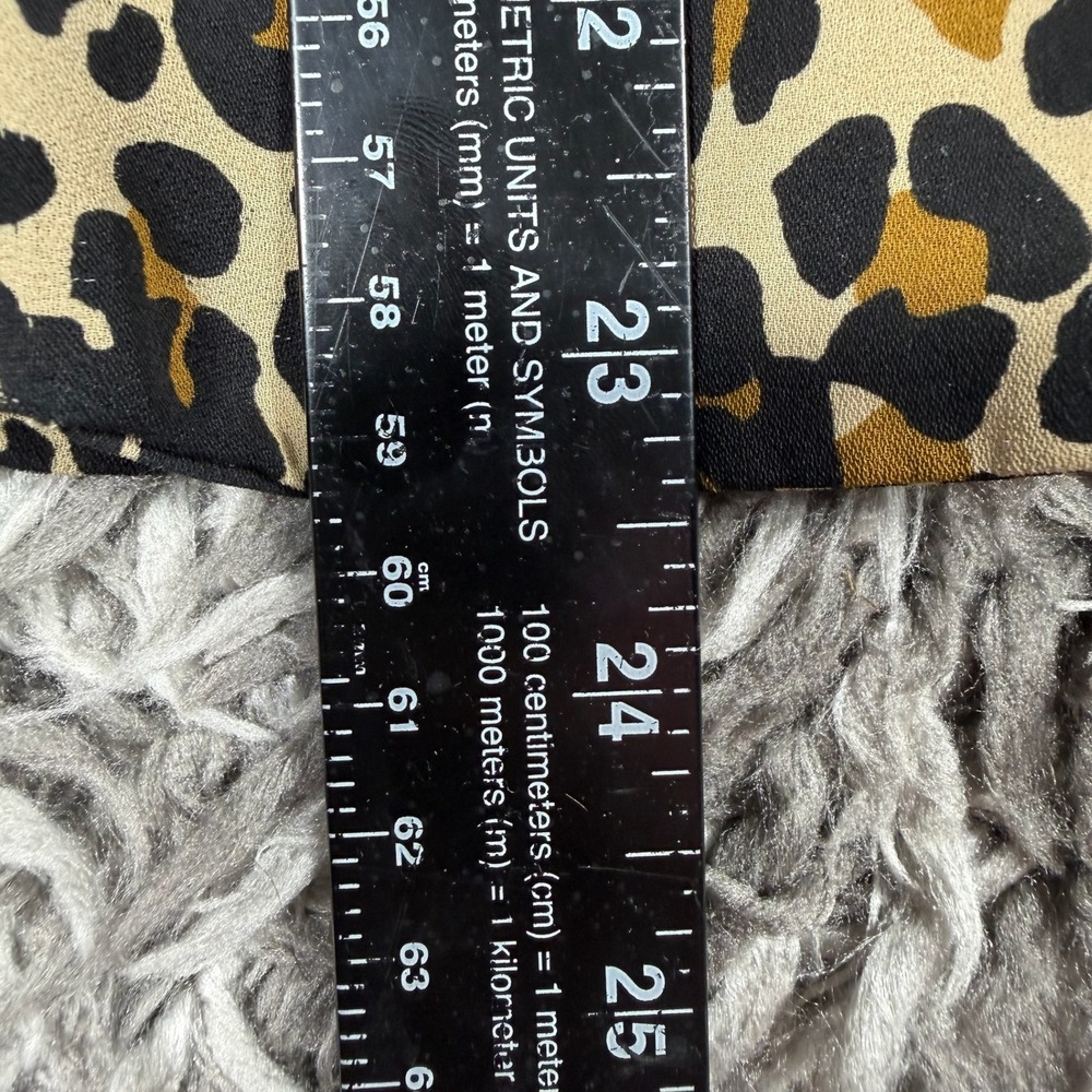 Tory Burch 100% Silk Leopard Print Button Up Blouse Tan Black Size 2 24081158 - Picture 3 of 8